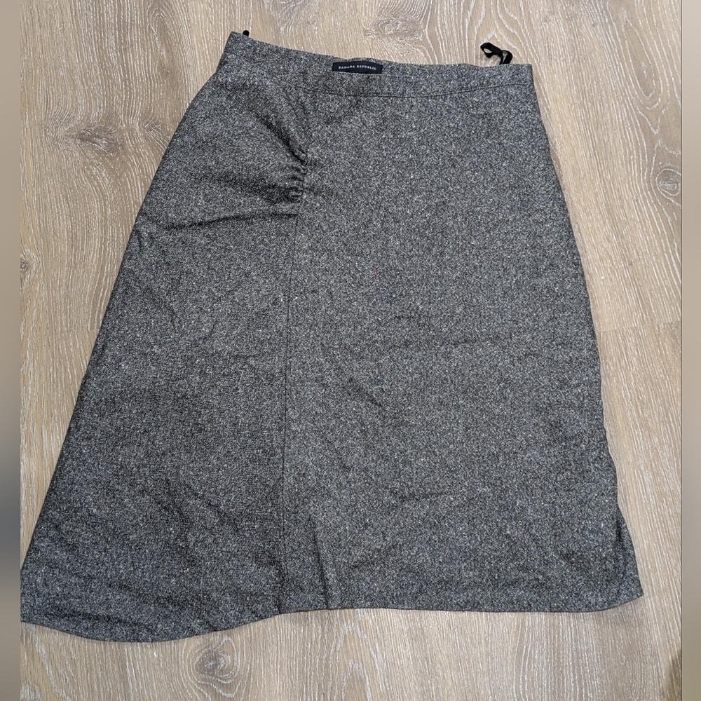 US 2 Banana Republic Gray Midi A-Line Skirt